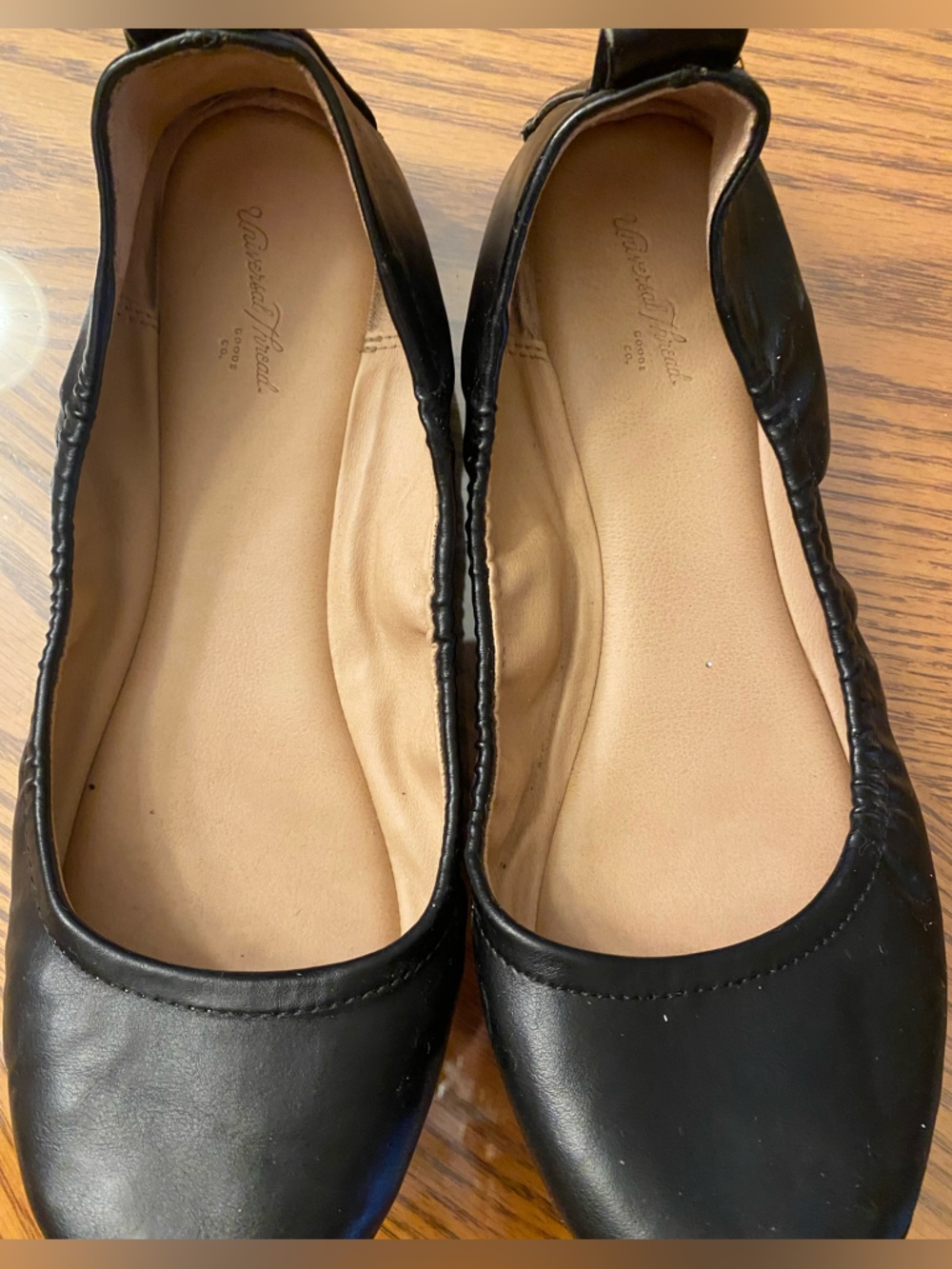 Universal Thread Black Leather Slip-On Ballet Flats